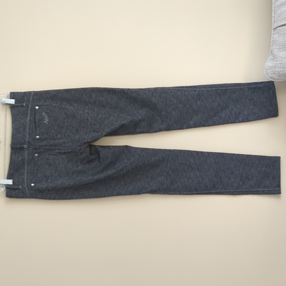 10 Short Kuhl Gray Pull On Style Stretchy Activewear Pants - Picture 10 of 15
